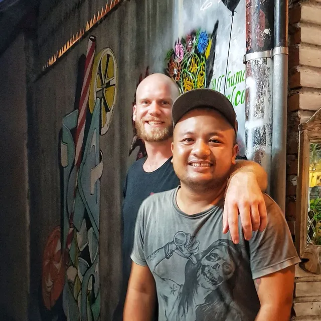 Hanging with the artists